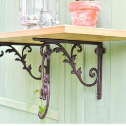 4 Vintage Cast Iron Shelf Brackets