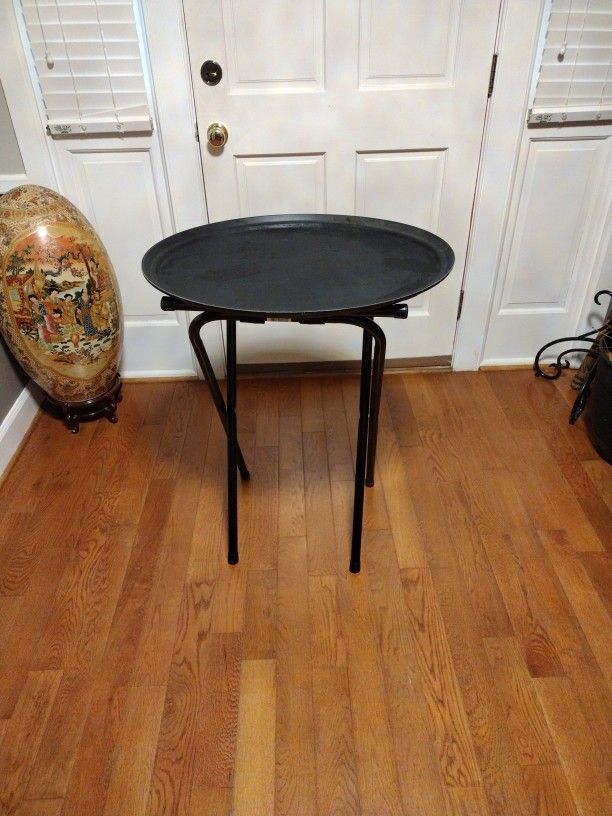 Serving Trays with stands Qty 4