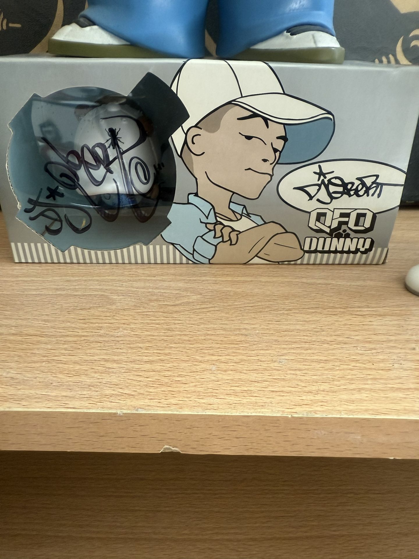 Autograph Dj Qbert dunny