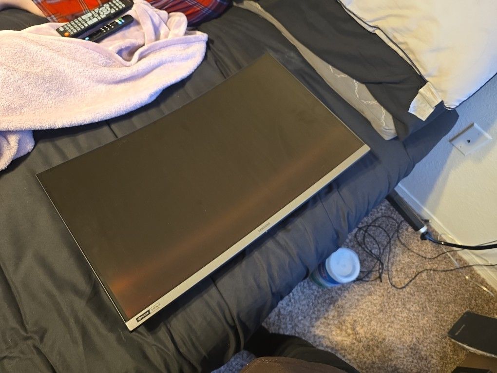 27" Curved Gaming Monitor (LC27FG3FQNXZA) – 1080p, 144Hz