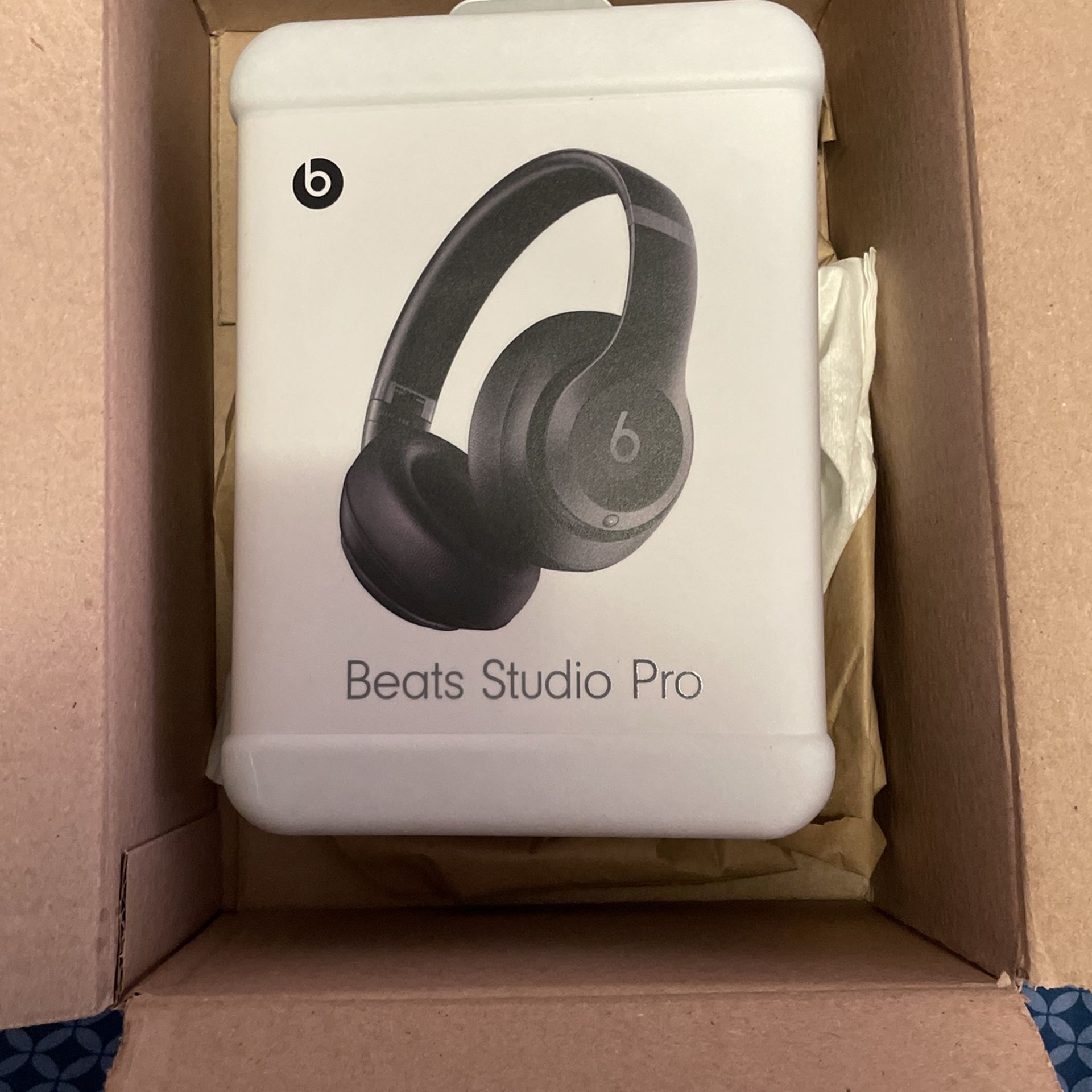 Beats Studio Pro - Wireless Bluetooth Noise Cancelling Headphones - Black