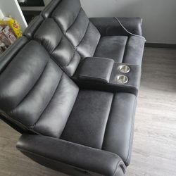 Reclining loveseat