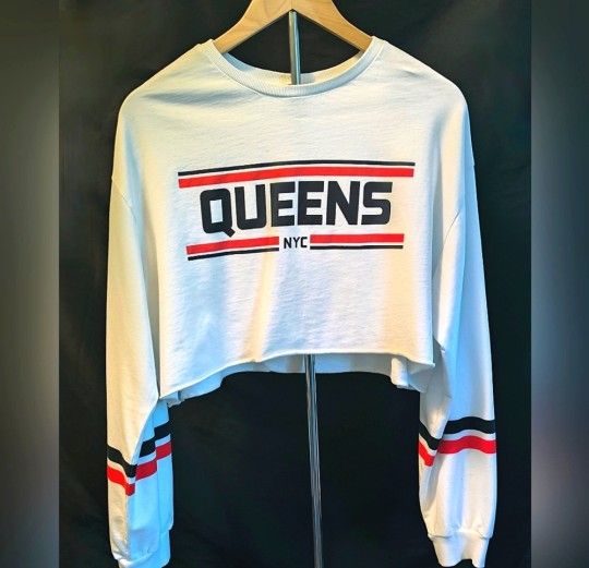 White Queens Long Sleeved Crop Shirt Sz L