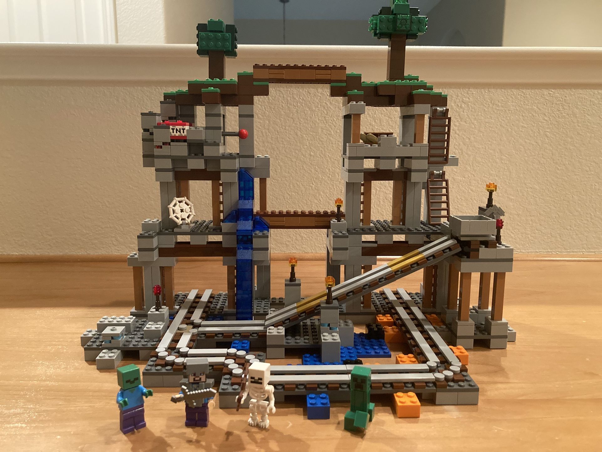 Minecraft LEGO #21117, the ender dragon for Sale in Woodland Hills, CA -  OfferUp