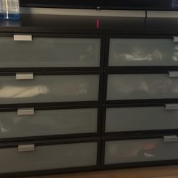 Black King Size Bed And Dresser 