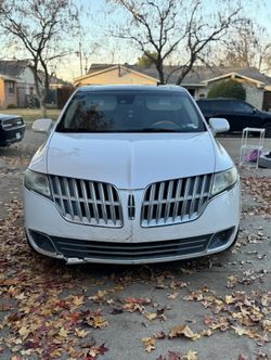 2010 Lincoln MKT