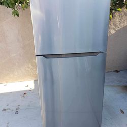 Insignia Refrigerator Stainless Steel 18cu Ft 30x30x66🚨👍3 MONTHS WARRANTY
