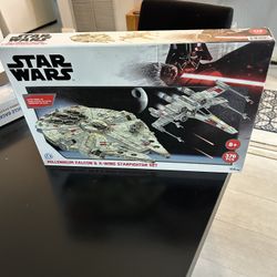 Star Wars Millennium Falcon & X-Wing Starfighter Set