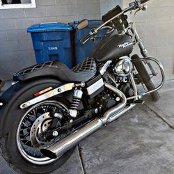 Harley Davidson Dyna Street Bob,