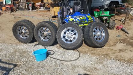 Rim and tires Ford f250,350 8lugs