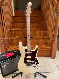 Fender MIM Player Plus Stratocaster w/ Fender Champion 20 Amp