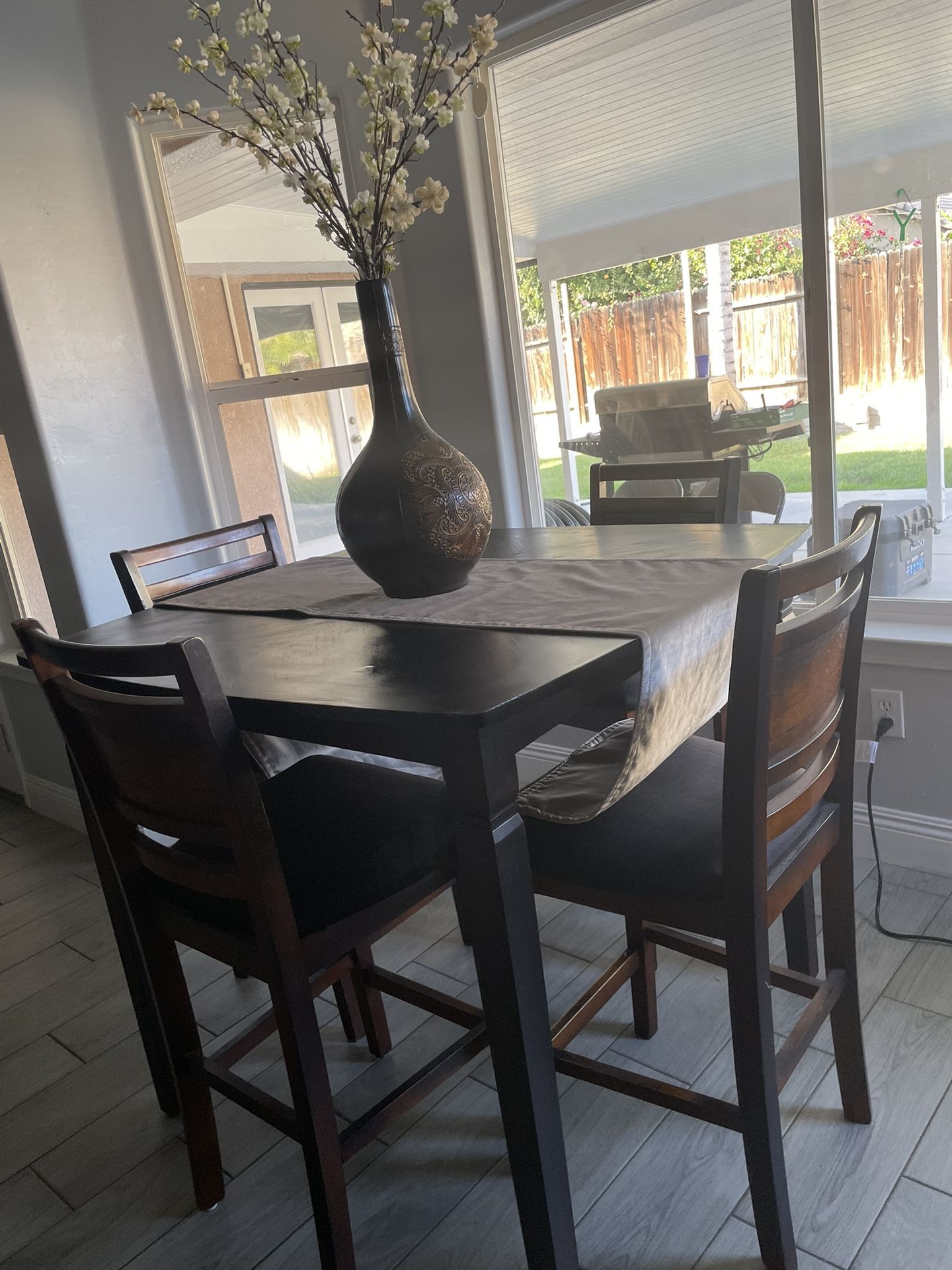 Table And 4 Chairs 150