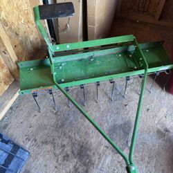 John Deere 40 in. Tow-Behind Thatcherator