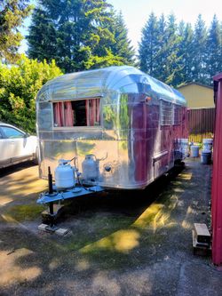 1960s Silver Streak Aluminum Travel Trailer – Vintage Perfection!