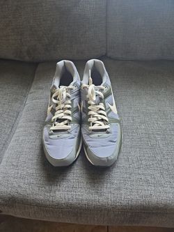 NIKE SHOES