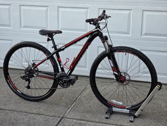 29er Trek Marlin Mountain Bike 