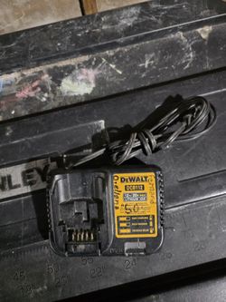 Charger DeWalt