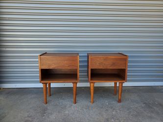 Pair of walnut nightstands