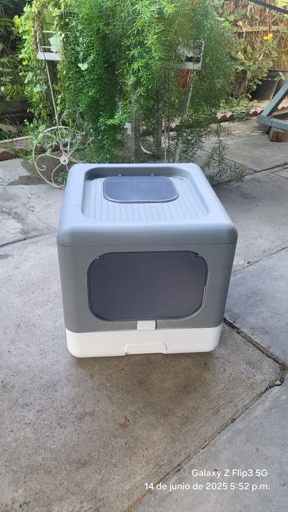 Cat Litter Box