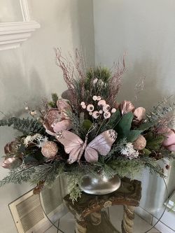 Pink Christmas Table Decoration