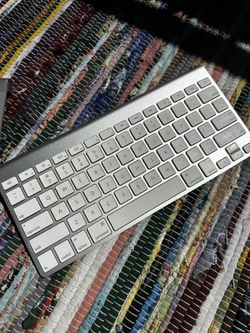 Apple keyboard And Touchpad