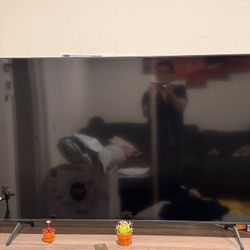 Samsung 70” Crystal UHD 4K Smart TV – Excellent Condition