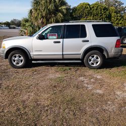 2004 Ford explorer