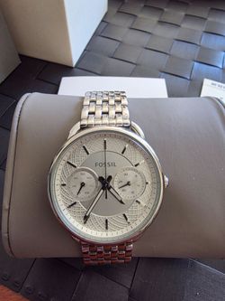 ​Fossil Tailor ES3712 Silver Stainless Steel Women's Watch - Like New (New Battery)