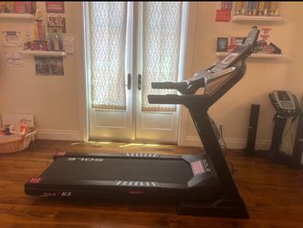 SOLE F63 Treadmill – excellent condition