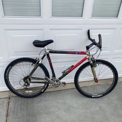 Vintage Rare Giant CFM2 Carbon Fiber Mountain Bike