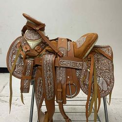 Montura Charra Bordada cantinas desmontables