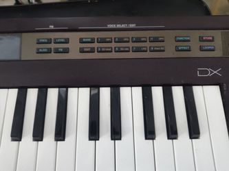 Yamaha dx   4 op FM synthesizer