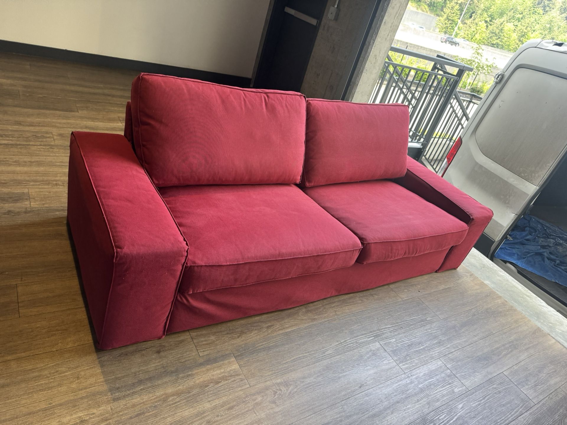 Modern Red Sofa – Great Condition + Delivery Included!