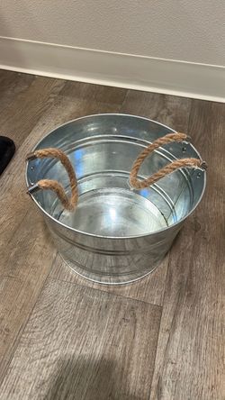 Galvanized Metal Tub with Rope Handles