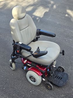 Wheelchair Pride Mobility Jet 3 Ultra .. New Batteries