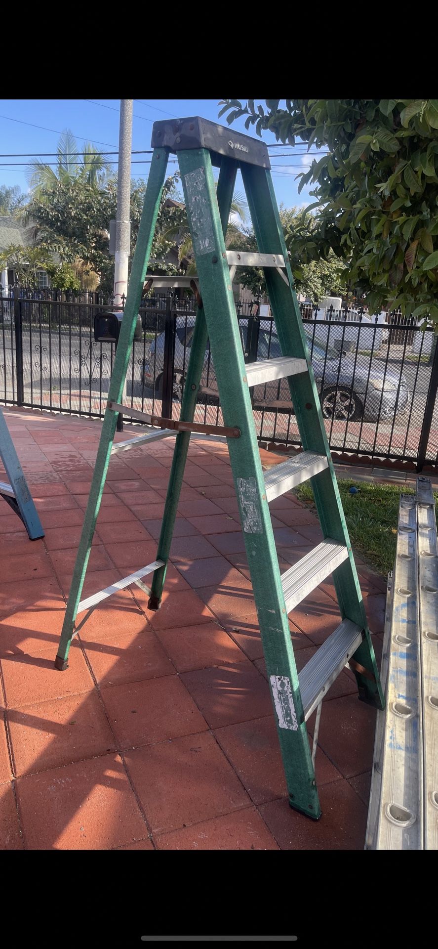 Good And Excellent Condition Fiberglas Aluminum Extension And A Frame Ladders