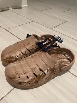 Mens crocs size 12 new!!!