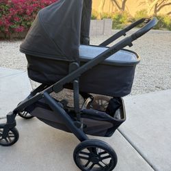 UPPAbaby  Vista V3, Mesa V3 + Bassinet V3 Travel System 