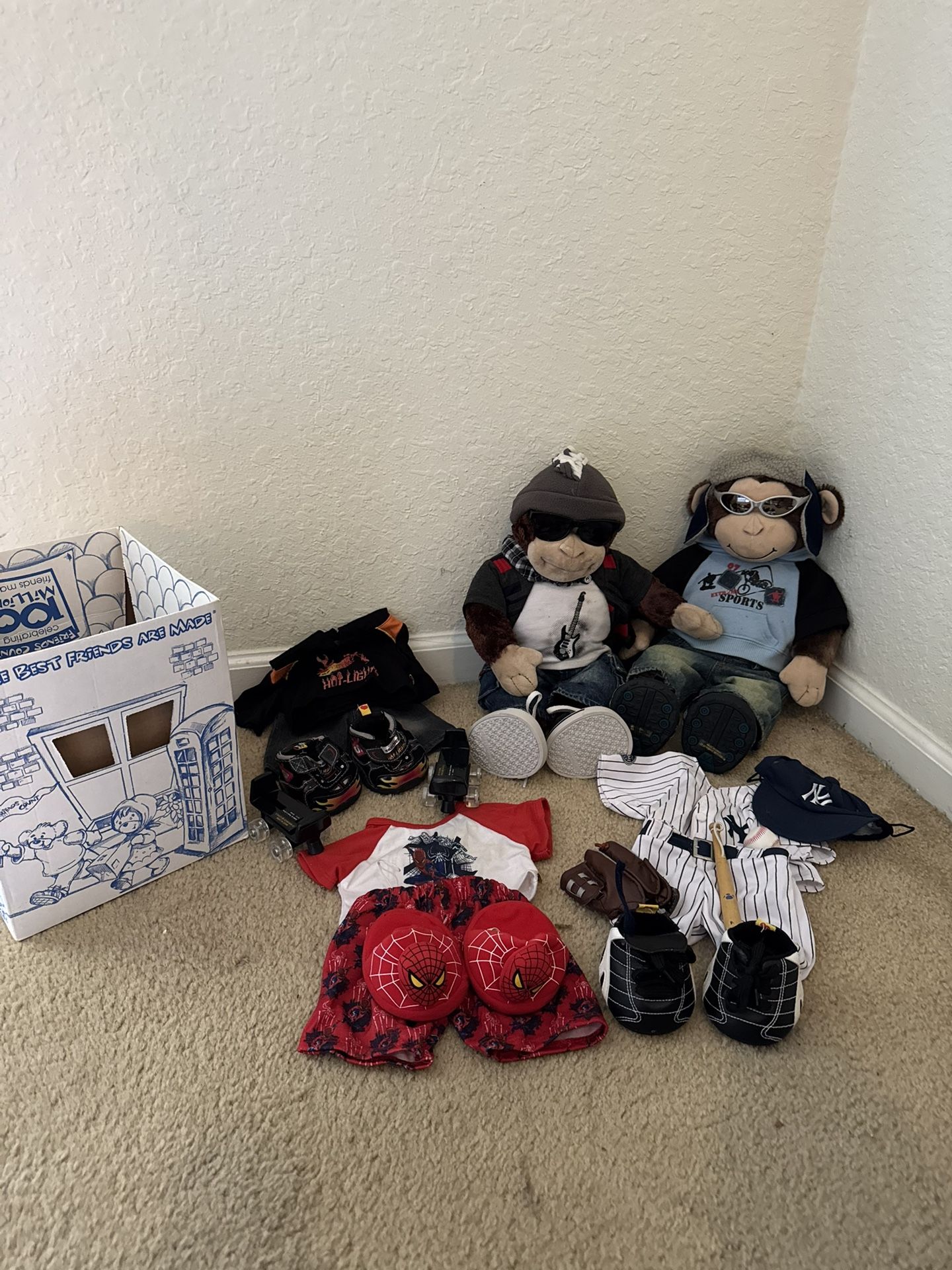 BUILD A BEAR MONKEYS W/CLOTHING & ACCESORIES