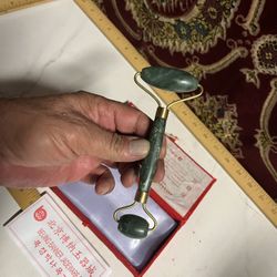 Natural Jade Facial Roller 