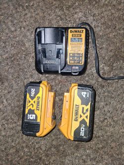 DONT RUN OUT OF POWER IN THE MIDDLE OF THE PROJECT!!!! ​DeWalt 20V MAX Battery & Charger Starter Kit (Genuine OEM)