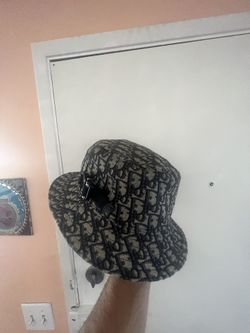 DIOR BUCKET HAT