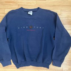 Vintage Nike Town Los Angeles Sweatshirt Crewneck Small Made in USA Faded