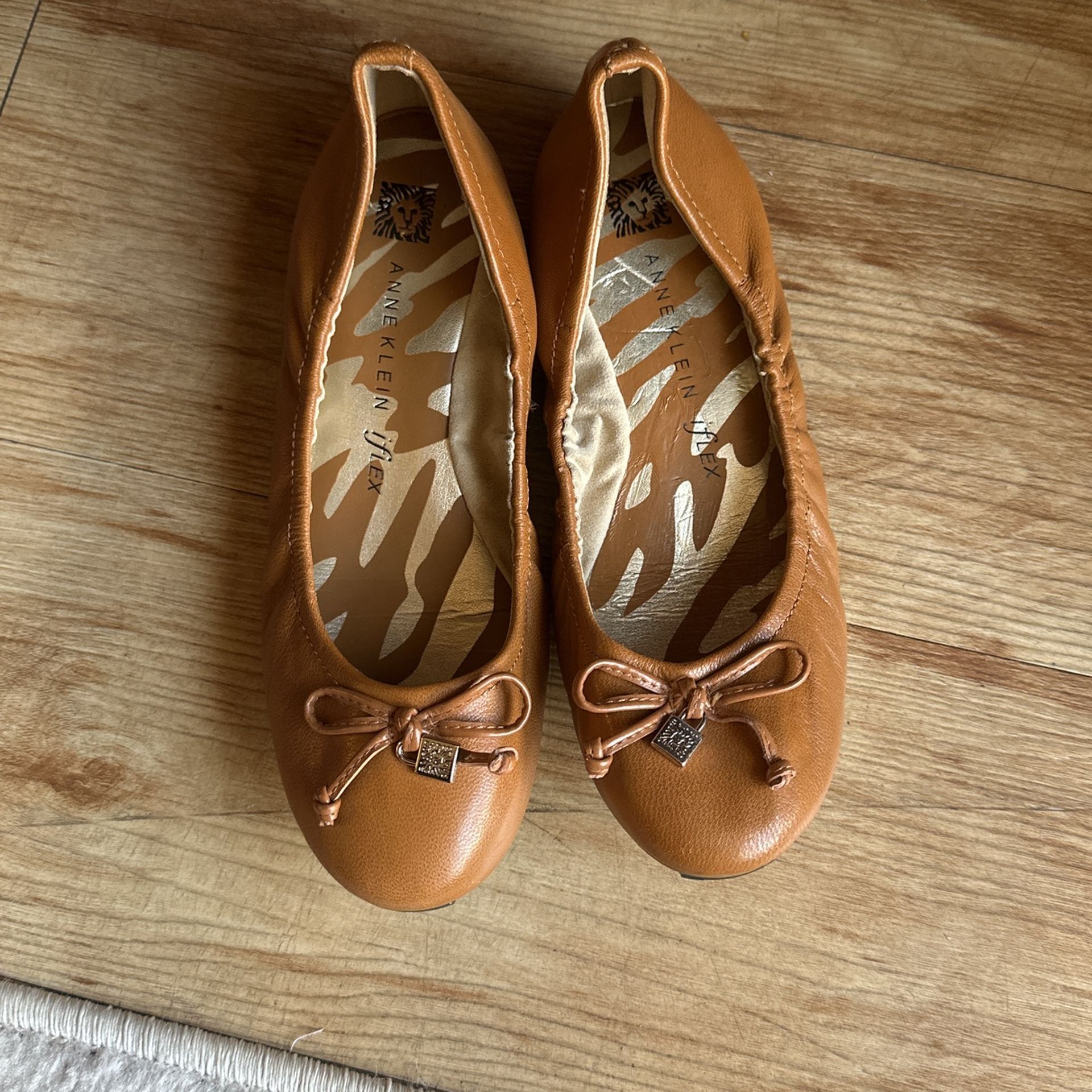 Anne Klein Flat Shoes Size 6