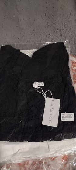 Aemi Co Womens Smocked Crop Top NWT Black Tie Front Sweetheart Large