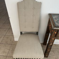 High-Back Tufted Linen Chair — Elegant & Sturdy