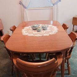 Colonial Vintage Wood Dining Table W/ Chairs