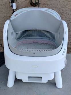 Pet Pivot cat litter box