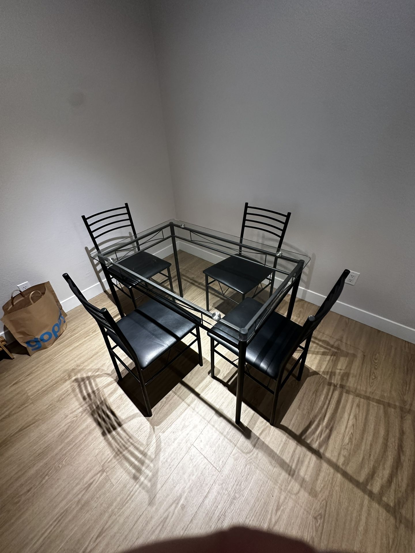 Glass Table With 4 Chairs 