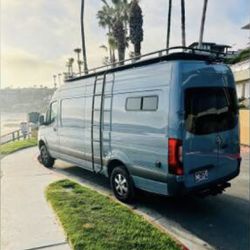 Going Nomad: Selling Everything for Van Life!